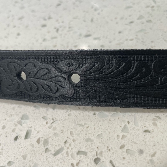 Most Wanted Black Leather Tooled Belt Round Turquoise Stone Buckle NEW Medium main image 5